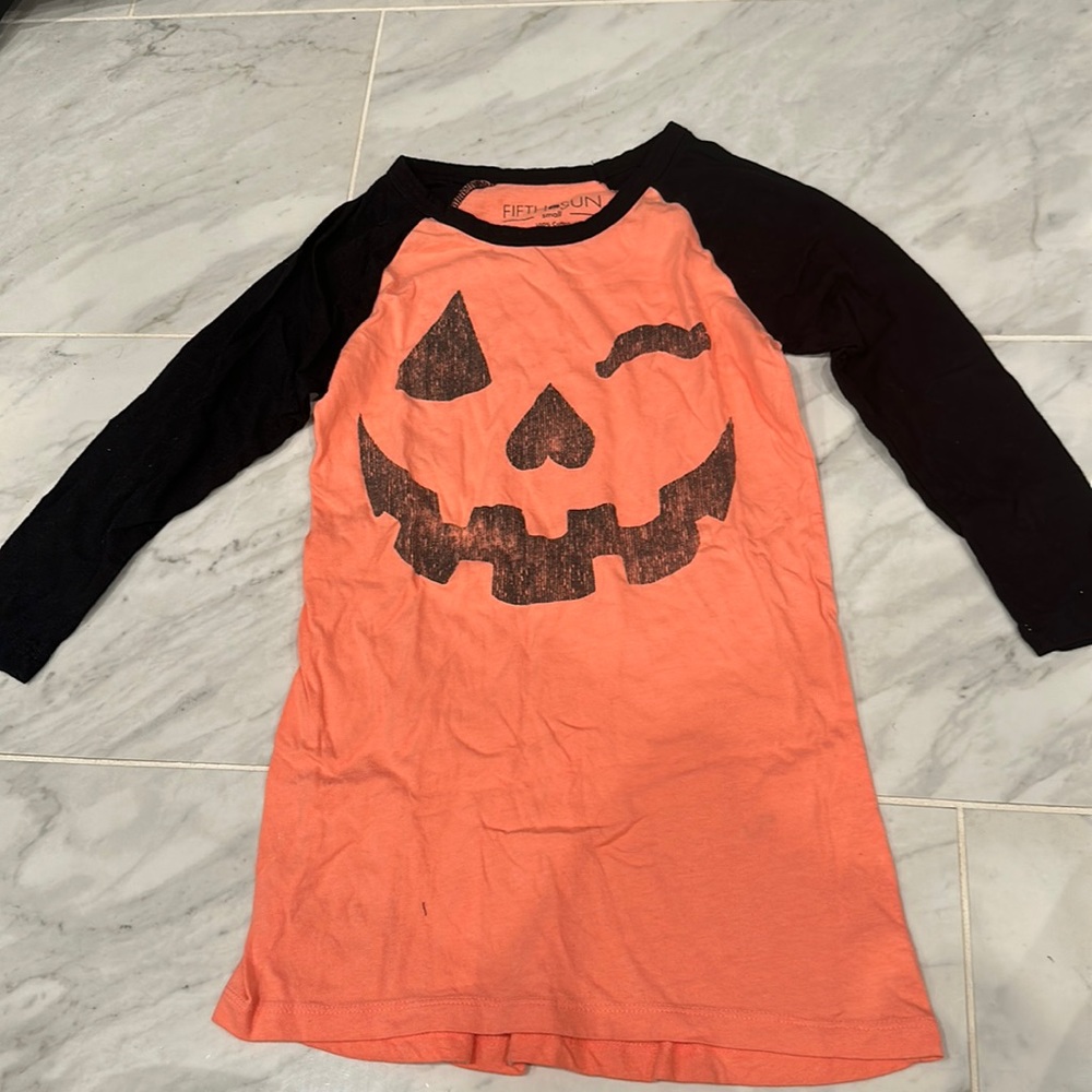 Quarter sleeve pumpkin face t-shirt